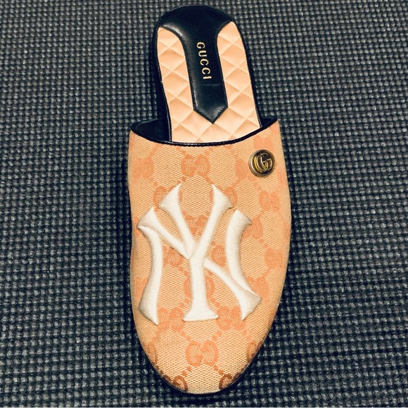 SINGLE SHOE Gucci Supreme NY Yankees GG Embroidered Canvas Mule 38 - Picture 1 of 10